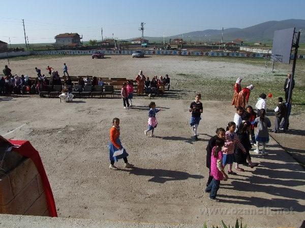 DSCF1049.JPG - Ozancık İlköğretim Okulu 23 Nisan Ulusal Egemenlik ve Çocuk Bayramı