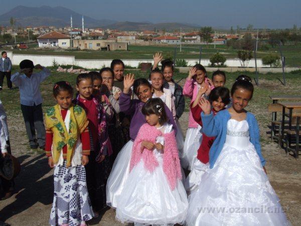 DSCF1058.JPG - Ozancık İlköğretim Okulu 23 Nisan Ulusal Egemenlik ve Çocuk Bayramı