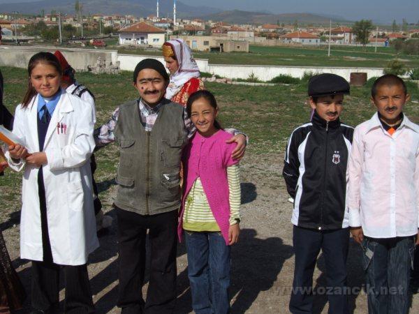 DSCF1060.JPG - Ozancık İlköğretim Okulu 23 Nisan Ulusal Egemenlik ve Çocuk Bayramı
