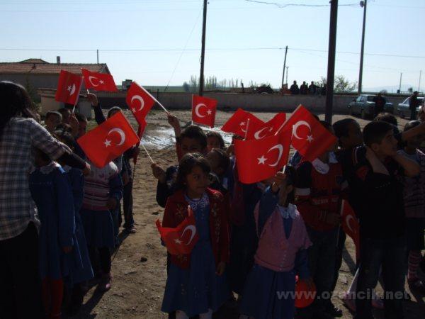 DSCF1080.JPG - Ozancık İlköğretim Okulu 23 Nisan Ulusal Egemenlik ve Çocuk Bayramı